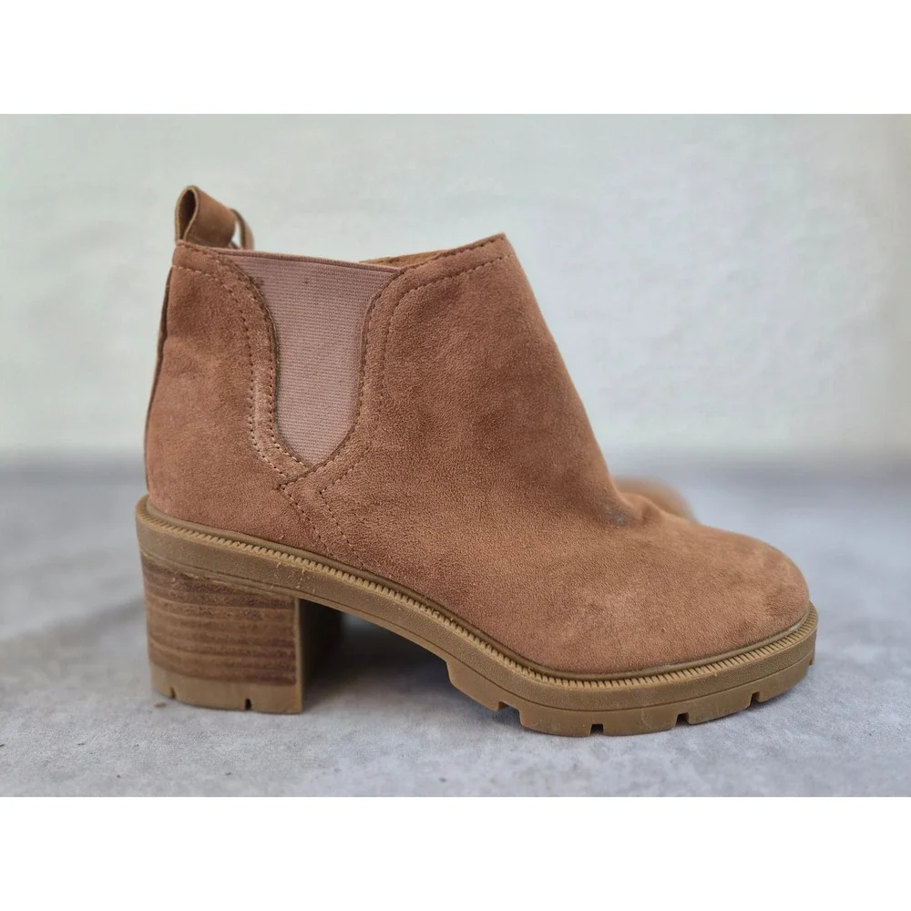 Lucky Brand Sumah Tan Suede Lug Sole Block Heel Ankle Boots LK-SUMAH Womens 7.5M